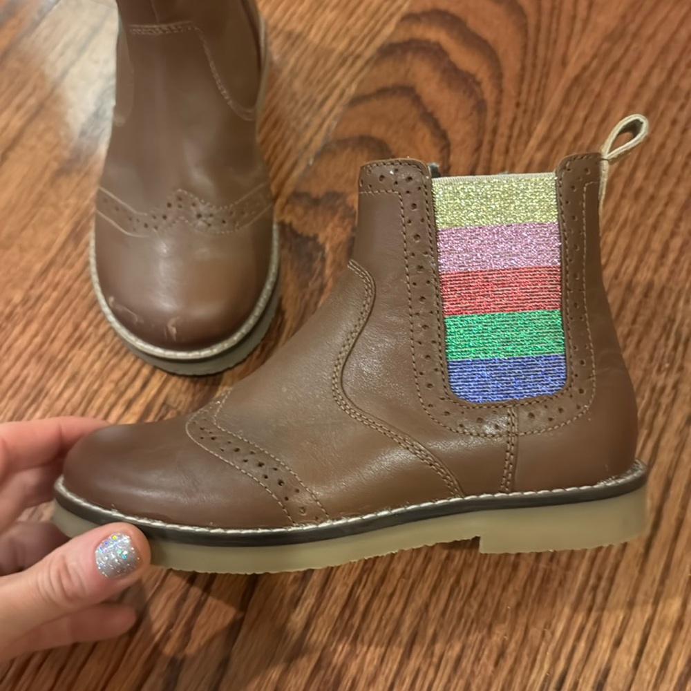 Mini Boden girls brown leather with sparkly rainbow side size EU 25